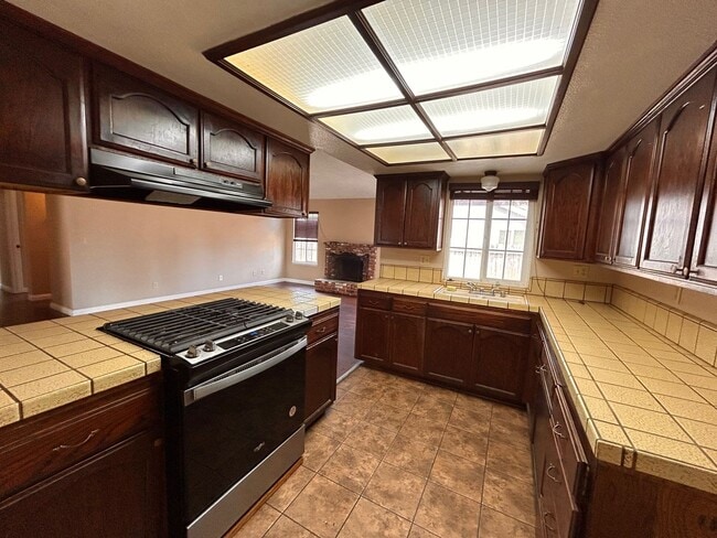 Building Photo - Cute home for rent in Tulare