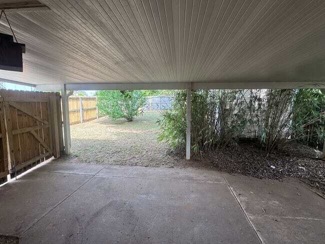 Building Photo - Patio Home with Great Location