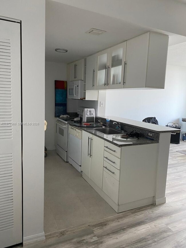 Building Photo - 275 NE 18th St