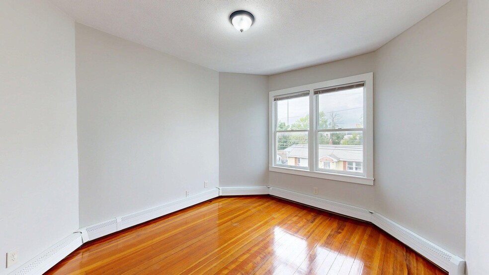 Building Photo - 163 Hichborn St