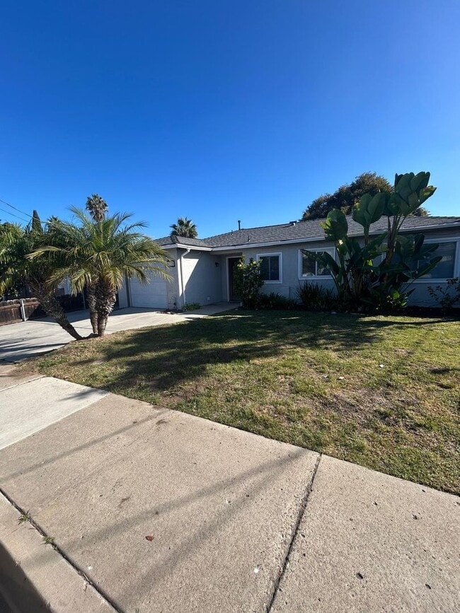 Primary Photo - Beautiful Remodeled 3 Bedroom 2 Bath Home,...