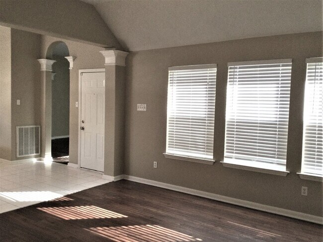 Building Photo - 15007 Red Cedar Bluff Ln