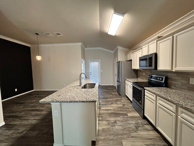 Building Photo - 7424 104th St