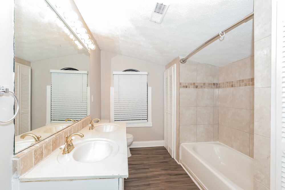 Building Photo - 1740 Eaglecreek Trail