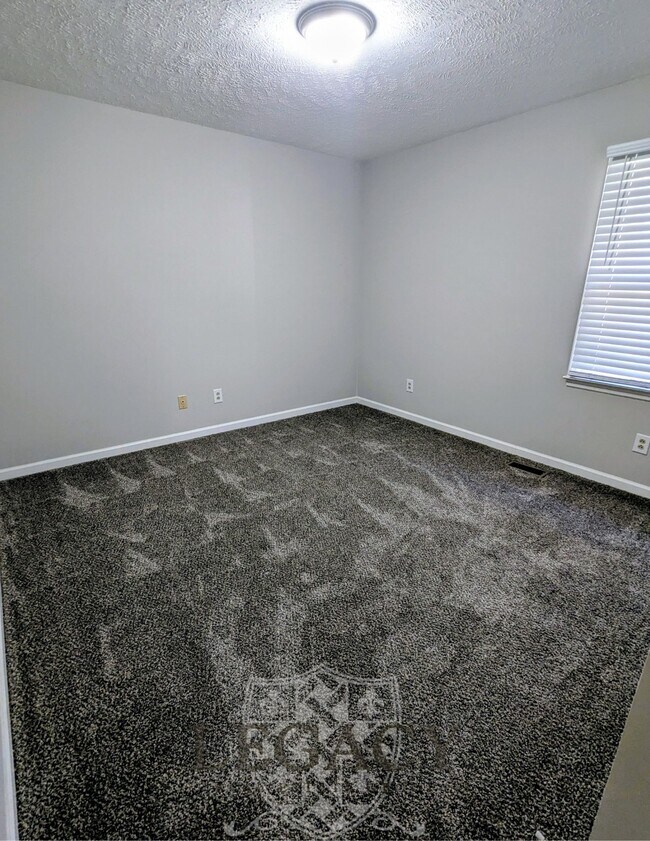 Building Photo - 502 Irongate Blvd