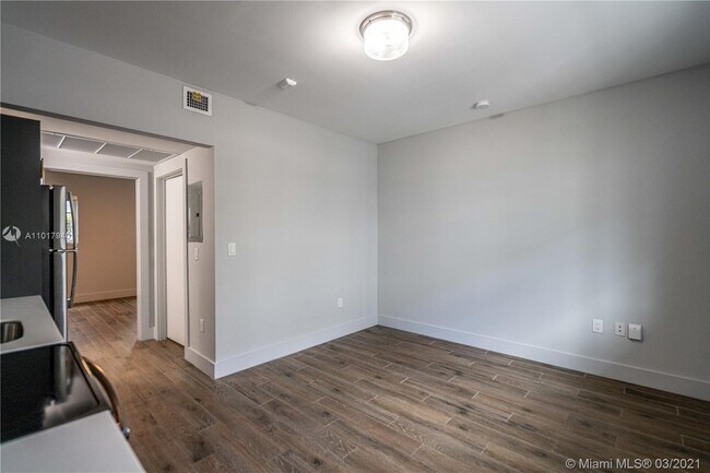 Building Photo - 1567 Meridian Ave
