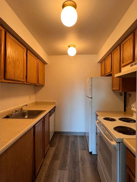 Building Photo - 10522 Lake City Way NE