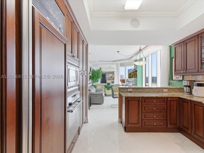 Building Photo - 17875 Collins Ave