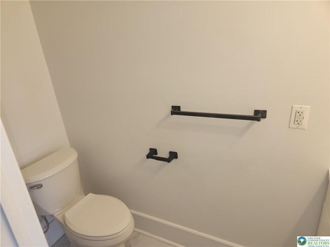 Building Photo - 2827 W 28th St