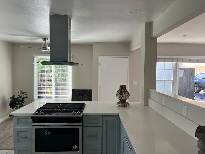 Building Photo - 15430 Freeman Ave