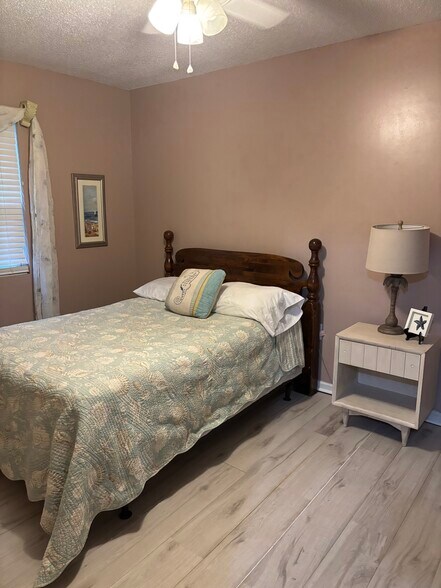 Second bedroom with full bed. - 614 4th Ave S