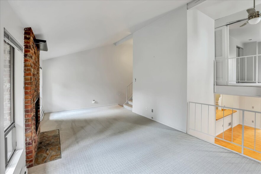 Building Photo - 108 108th Ave SE