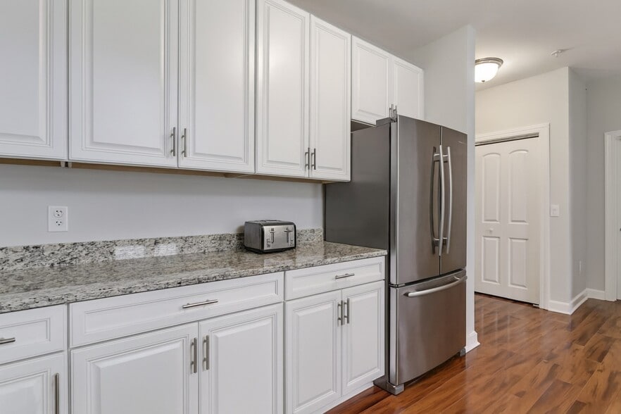 Building Photo - 360 Andover St