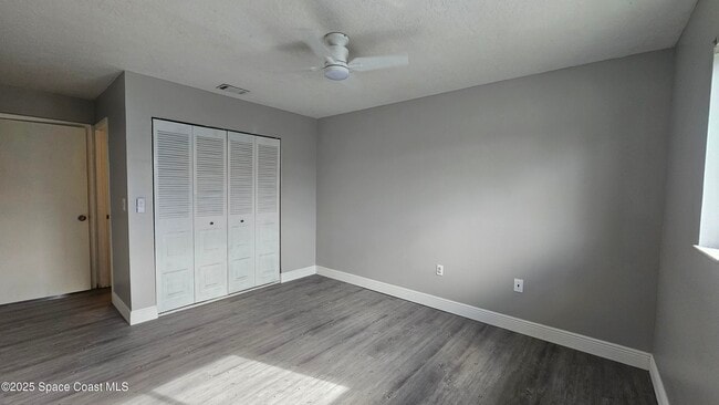 Building Photo - 1556 University Ln