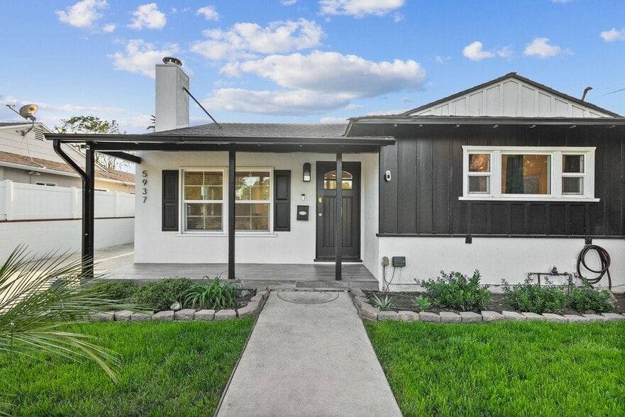 Building Photo - 5937 Ranchito Ave