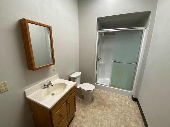 Building Photo - **$500 Security Deposit & 1st Month Free w...