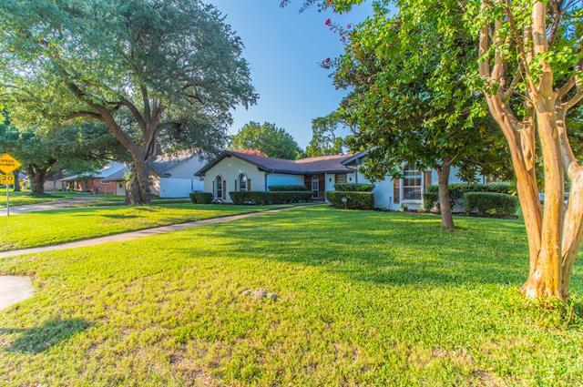 Building Photo - 2605 Briarwood Dr