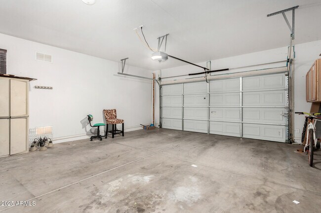 Building Photo - 82 W Aster Dr
