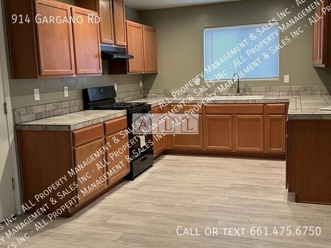 Building Photo - 914 Gargano Rd