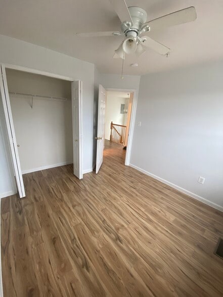 Building Photo - 5830 Shady Oak Ln