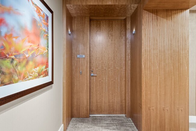 Building Photo - Luxury 2 Bed 1.75 Bath Furnished Downtown Seattle Condo with Stunning Views