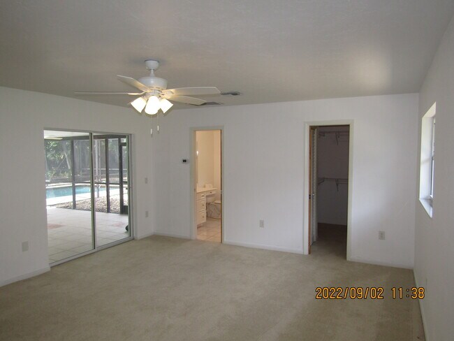 Building Photo - 736 Cadiz Rd