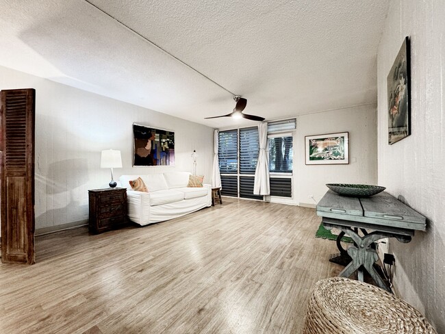 Building Photo - Pet Friendly Gold Coast Condo Fronting the...