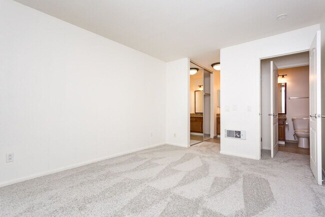 Building Photo - Cute Condo at Mission Trails Villas!