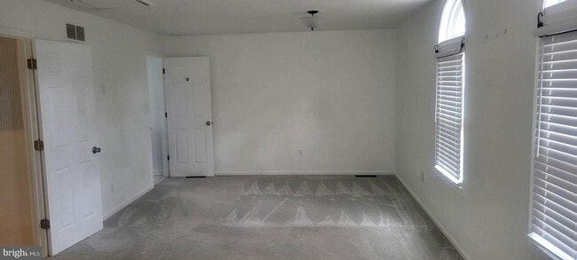 Building Photo - 2133 Hallmark Dr