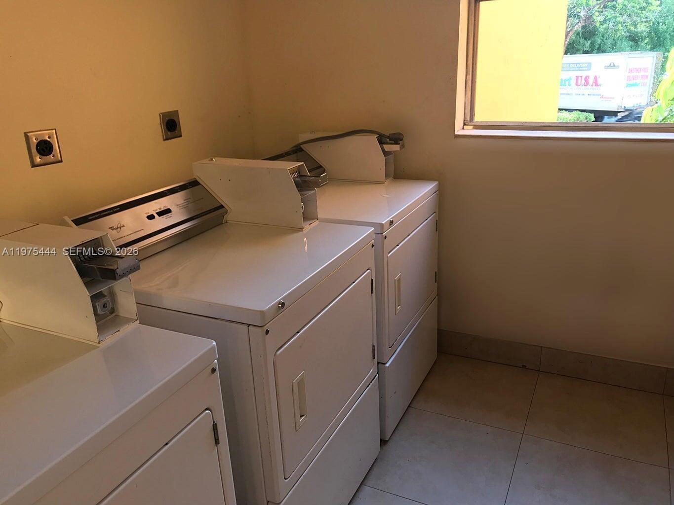 Building Photo - 4304 NW 9th Ave