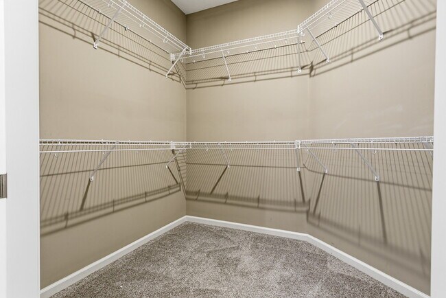 Building Photo - 3410 Monument Dr