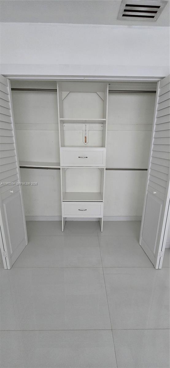 Building Photo - 1284 W 38th Pl