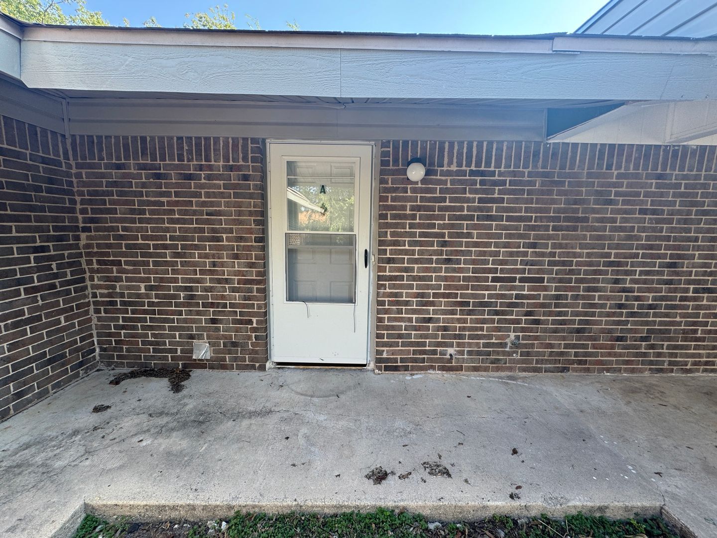 Building Photo - 2211 Wheeler Ave