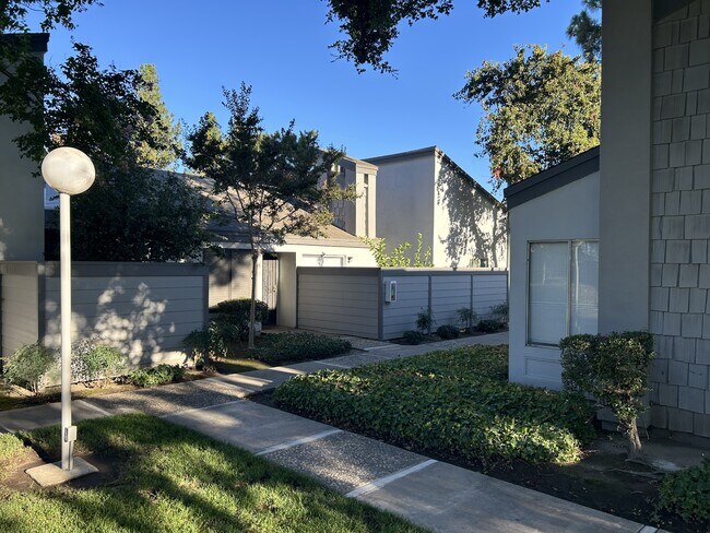 Building Photo - 1313 Floyd Ave