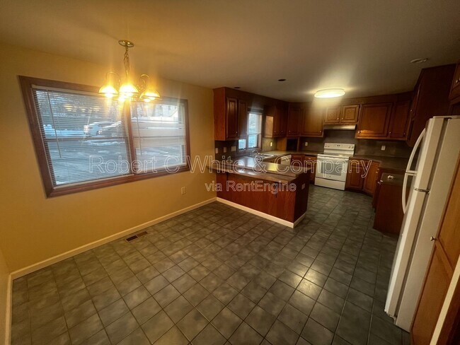 Building Photo - 92 Water St