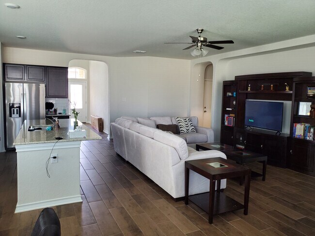 Building Photo - 13811 Newman Stage