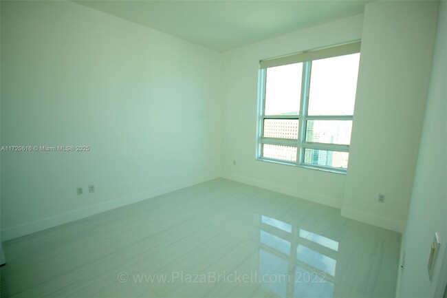 Building Photo - 950 Brickell Bay Dr