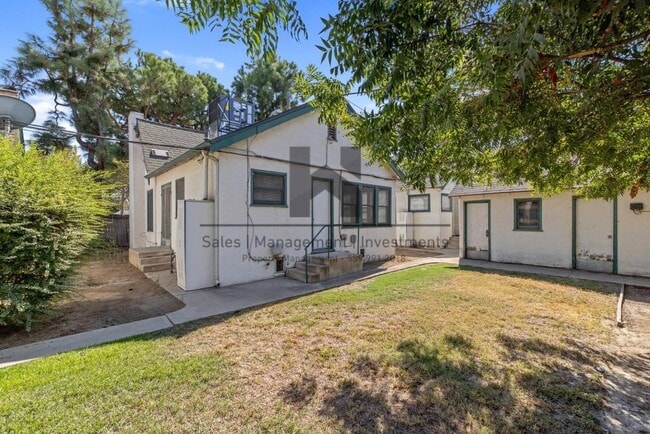 Building Photo - 232 E San Joaquin Ave