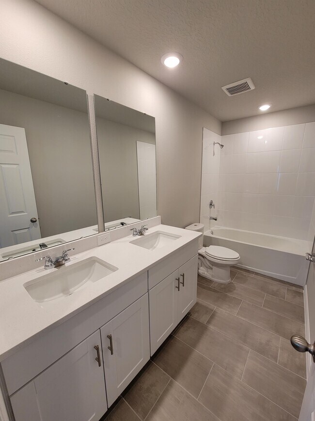 Building Photo - 5265 Sanders Oak Trl