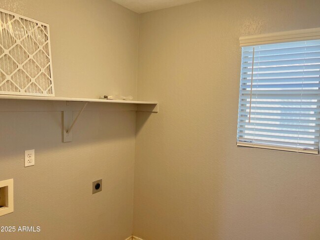 Building Photo - 2874 W Mineral Butte Dr