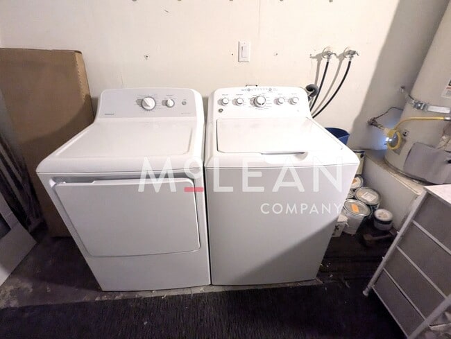 Building Photo - Spacious 3BR/2BA Home for Rent in Beautiful Palm Springs