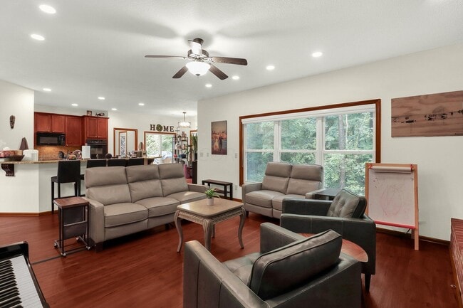 Building Photo - 5260 Leydorf Ln