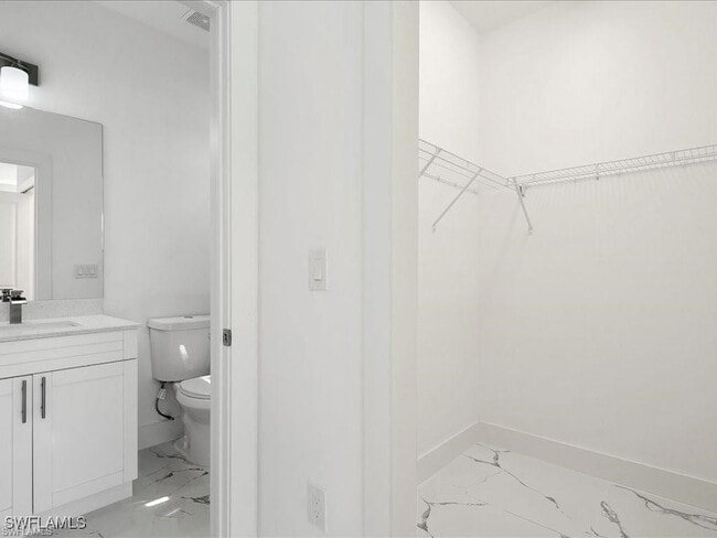Building Photo - 5208 28th St SW