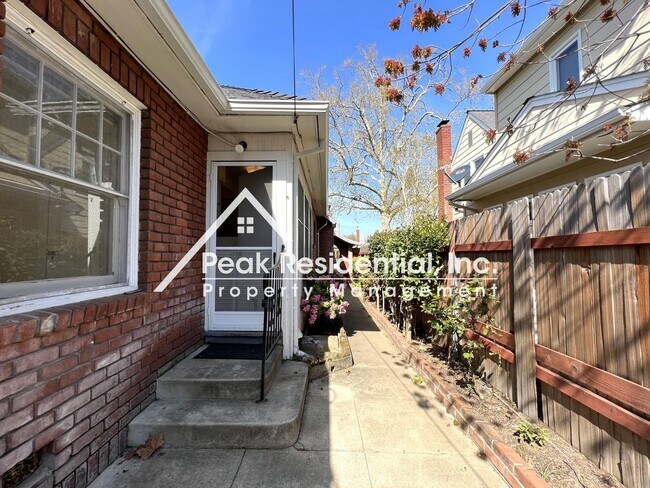 Building Photo - Charming East Sacramento 1bd/1ba - Must See!