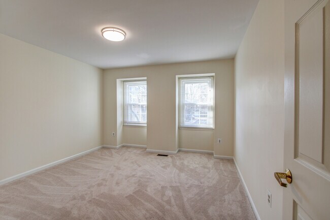 Building Photo - 7403 Crestberry Ln