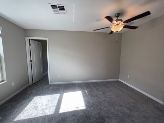Building Photo - 12032 Miracle Mile Dr- Timber Creek