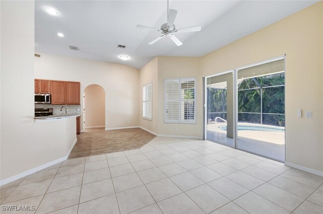 Building Photo - 366 Burnt Pine Dr