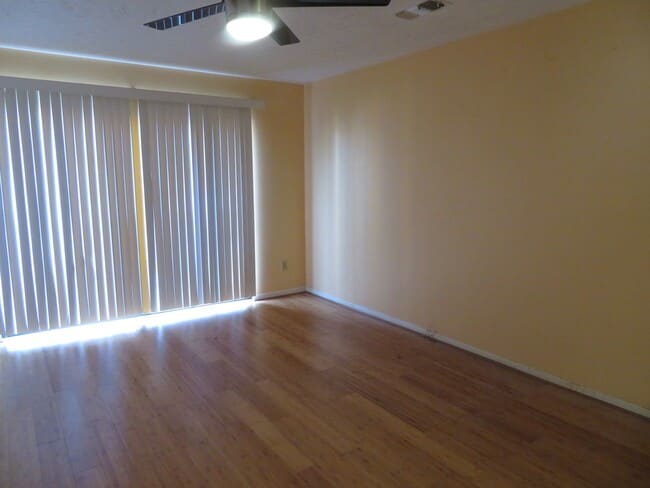 Building Photo - 12824 Westpark Dr
