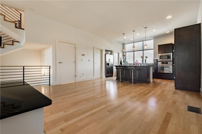 Building Photo - 345 NE 4th St