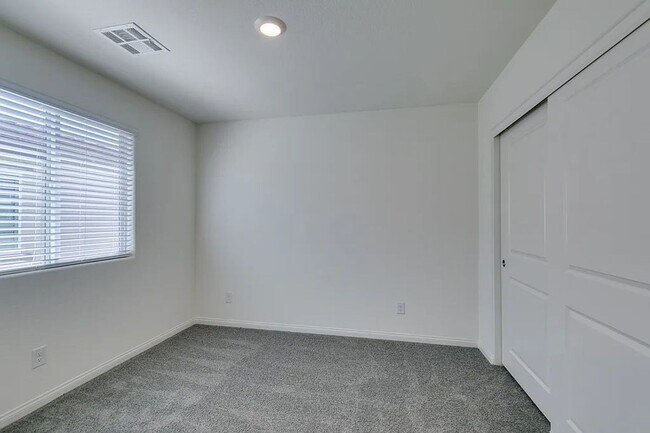 Building Photo - BEAUTIFUL NEW BUILD WITH 3 BEDROOMS, 2.5 B...